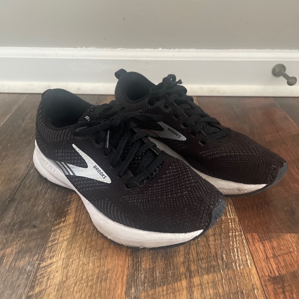 Brooks running shoes women size 6.5
